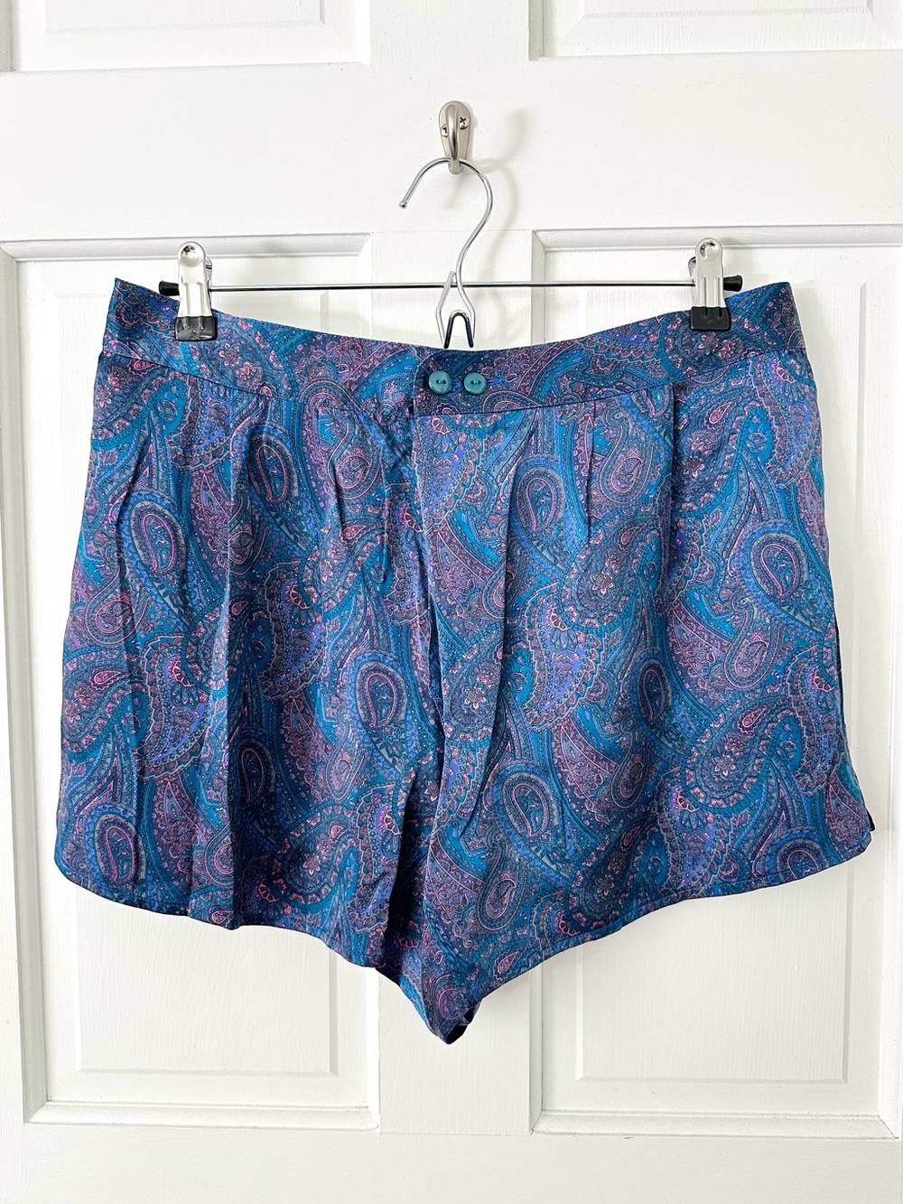 London Vintage Paisley Blue 100% Silk Shorts Women’s Size L/XL